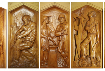 Quelques-uns des hauts reliefs que Médard a sculptés en 1942 et 1943 pour décorer son salon : « Le berceau d’une race », « Le défricheur », « La forge », « Justice » et « Le fardeau des guerres », en bois de pin